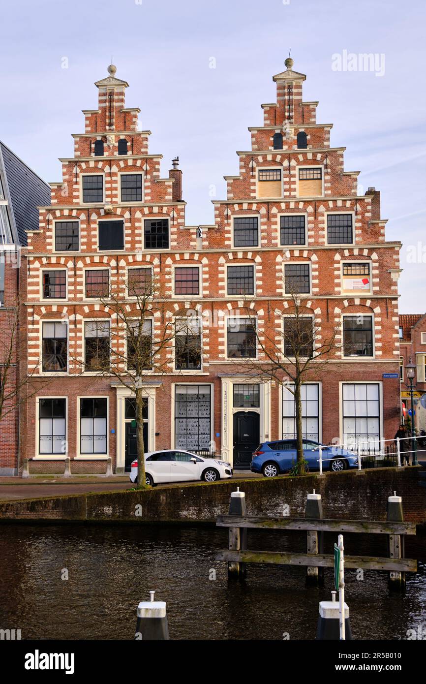 Haarlem, deux bâtiments monumentaux aux pignons authentiques, construits autour de 1630 Banque D'Images