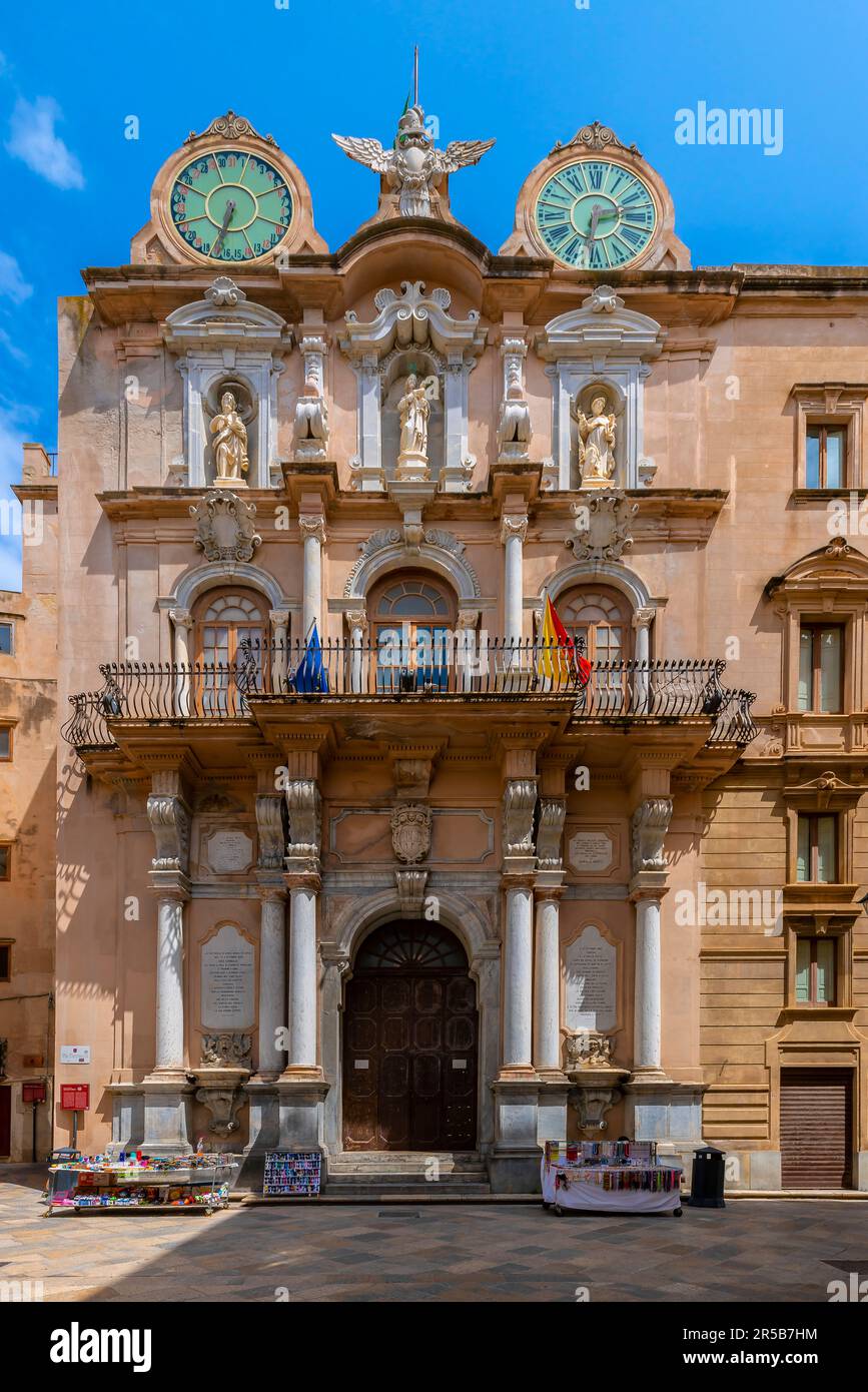 Palazzo Cavarretta/Palazzo Senatorio. Trapani, Sicile, Italie. Situé à l'intersection de la via Torrearsa et du Corso Vittorio Emanuele. Le Constructi Banque D'Images