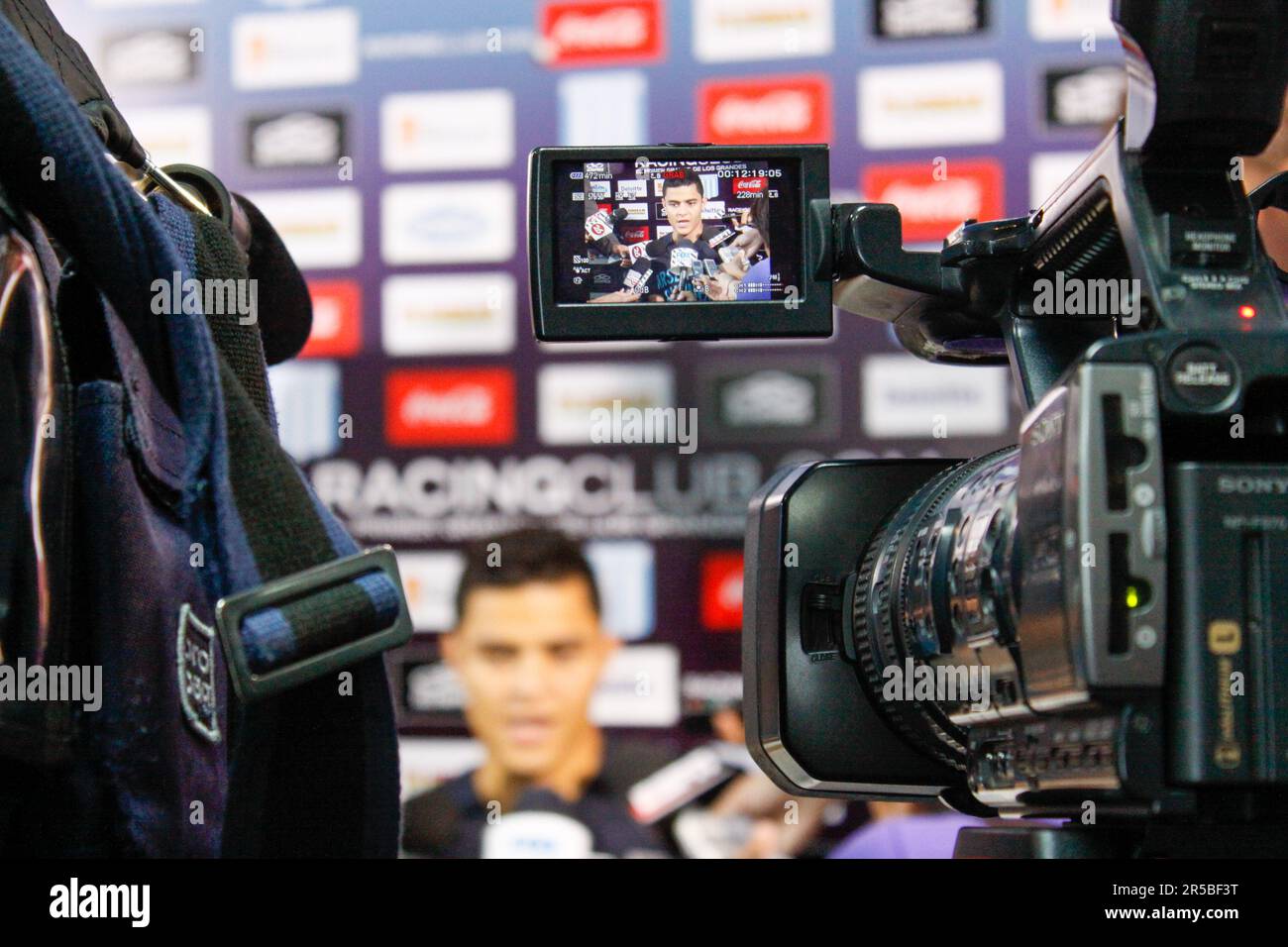 Avellaneda, Argentine, 16, mars 2011. Conférence de presse de Giovanni Moreno après la formation du Racing Club. Crédit: Fabideciria. Banque D'Images