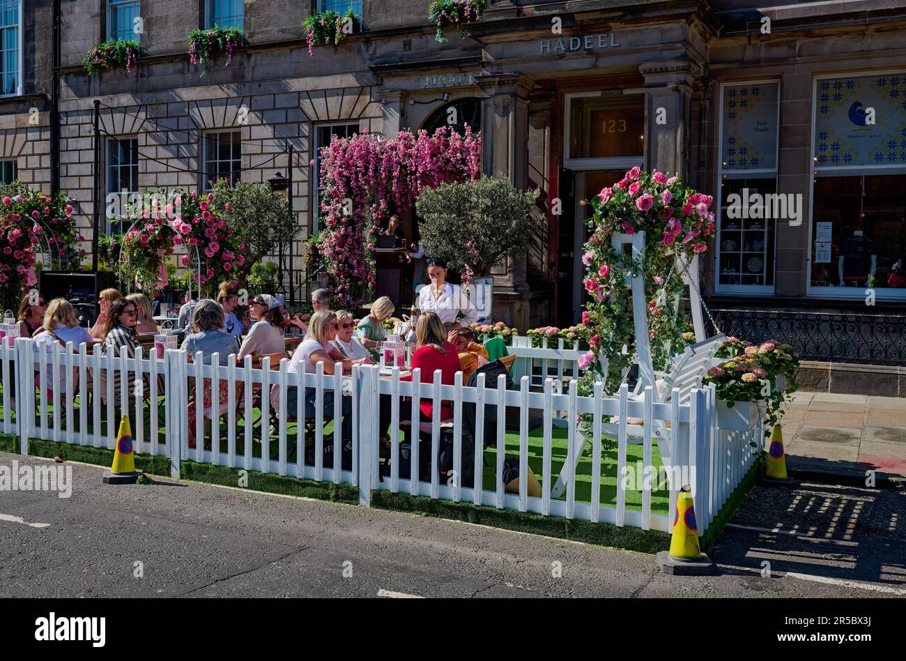 Edinburgh, Écosse, Royaume-Uni, 02 juin 2023. MÉTÉO George Street. credit sst/alamy nouvelles en direct Banque D'Images