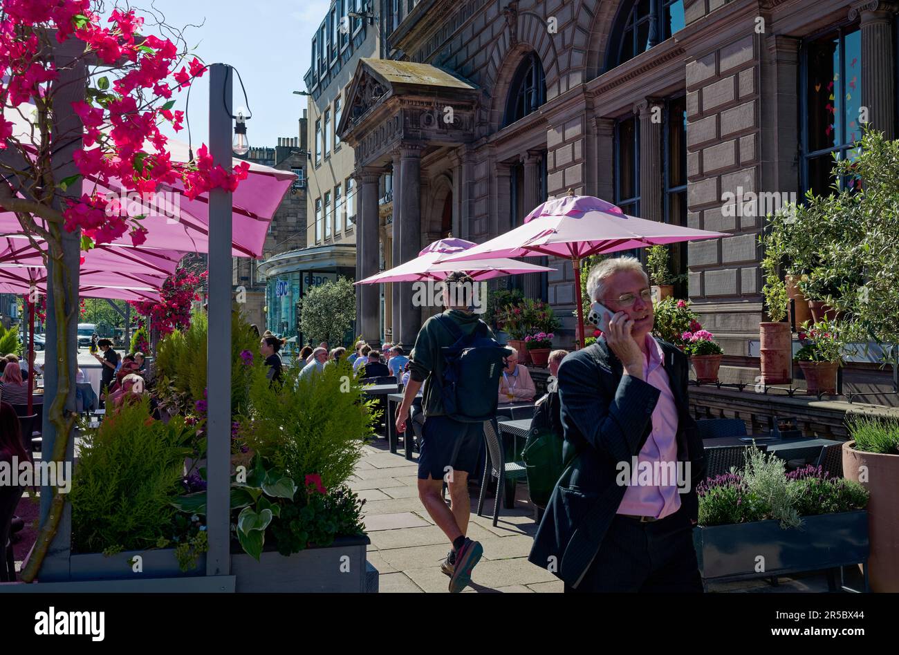 Edinburgh, Écosse, Royaume-Uni, 02 juin 2023. MÉTÉO George Street. credit sst/alamy nouvelles en direct Banque D'Images
