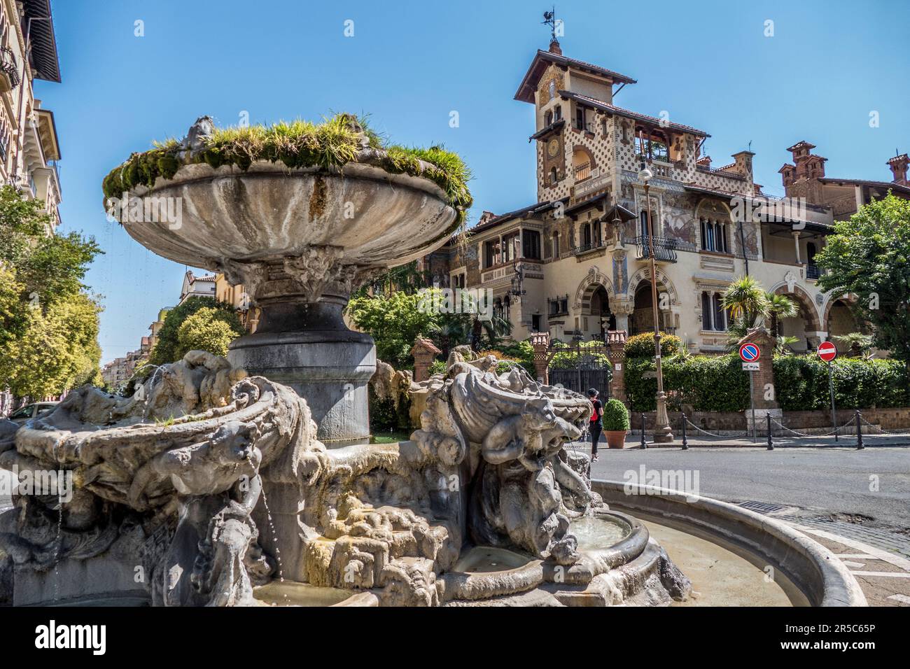 Rome, Italie - 04-12/2018: Les Fontaines des grenouilles dans le quartier Coppedè à Rome Banque D'Images