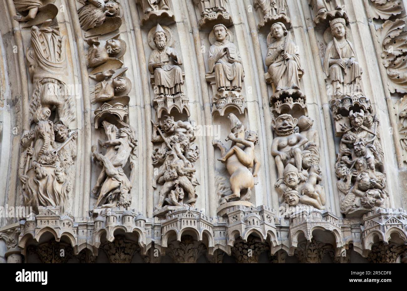 Détail de la cathédrale gothique Notre-Dame de Paris Banque D'Images