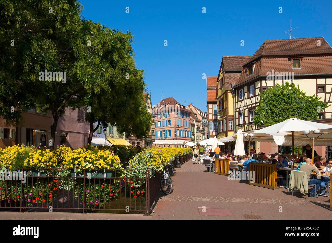 Maisons et restaurants à colombages, quartier des Tanneurs, quartier des Tanners, petite Venise, Vieille ville de Colmar, Alsace, France Banque D'Images