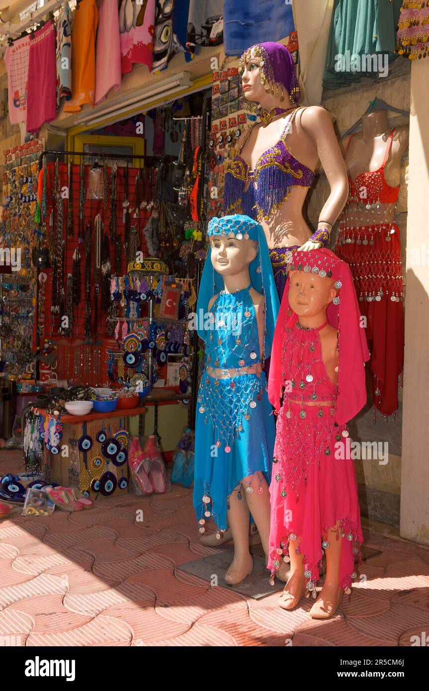 Costumes de danse du ventre, costumes de danse du ventre comme souvenir à Marmaris, turc Aegean, Aegean, Turquie Banque D'Images