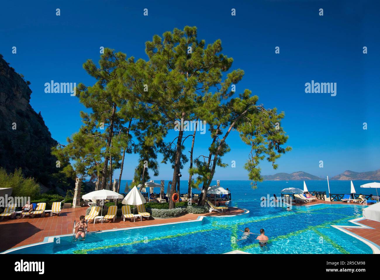 Piscine de l'hôtel Lykia World Village à Oeluedeniz près de Fethiye, Turquie Banque D'Images