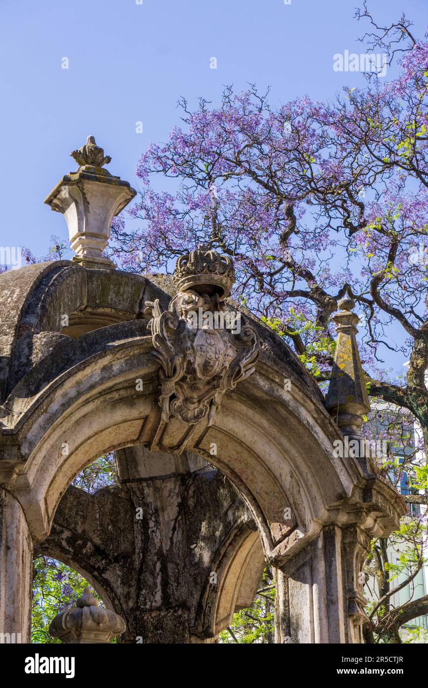 La fontaine Chafariz do Carmo dans le Largo do Carmo, Lisbonne Banque D'Images