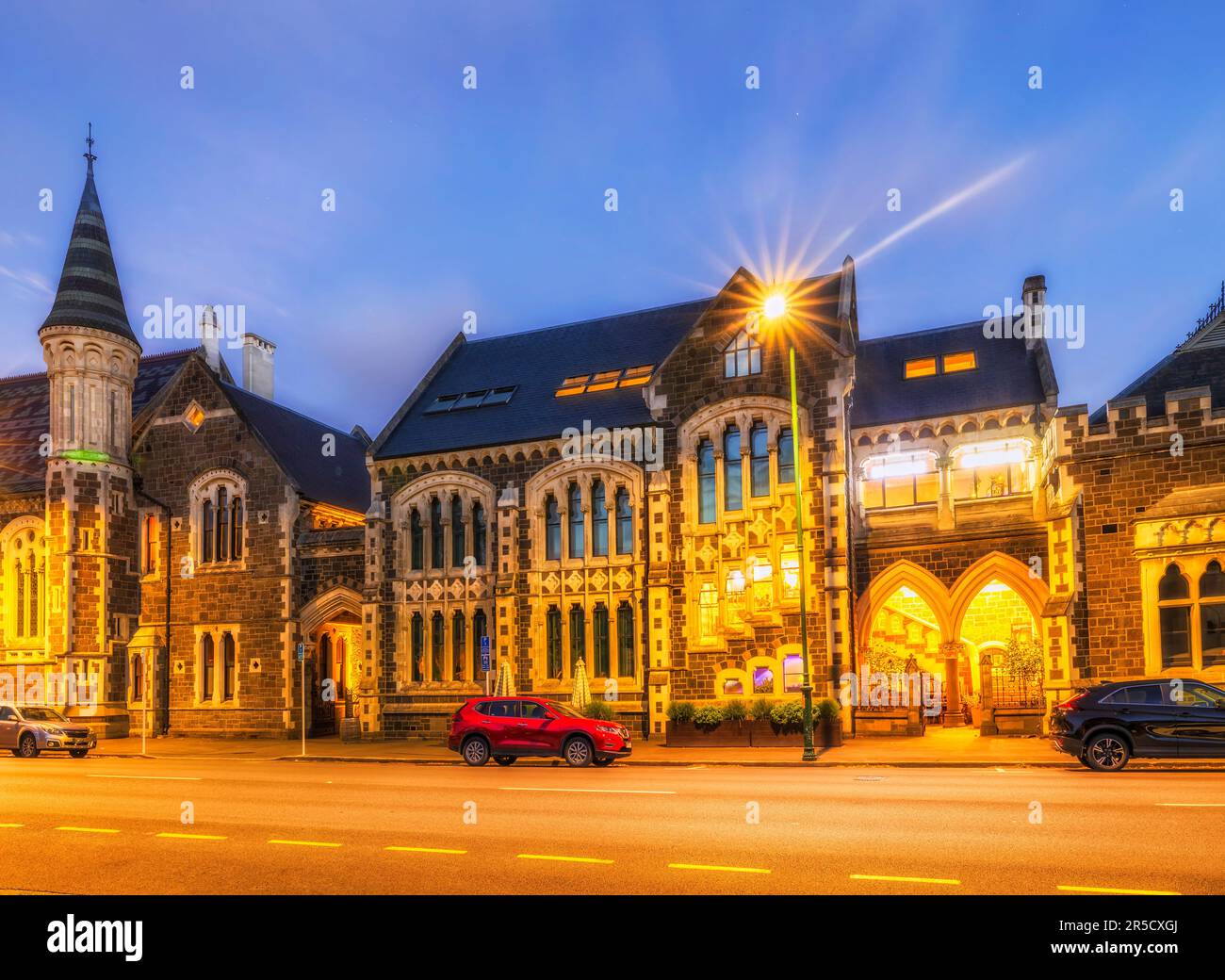 Quartier historique de l'architecture éducative dans la ville de Christchurch, en Nouvelle-Zélande, au coucher du soleil. Banque D'Images