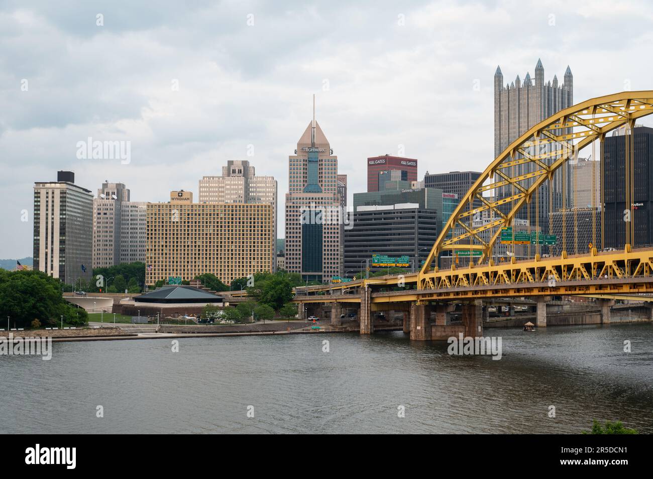 Le fort Pitt Bridge à Pittsburgh, Pennsylvanie Banque D'Images