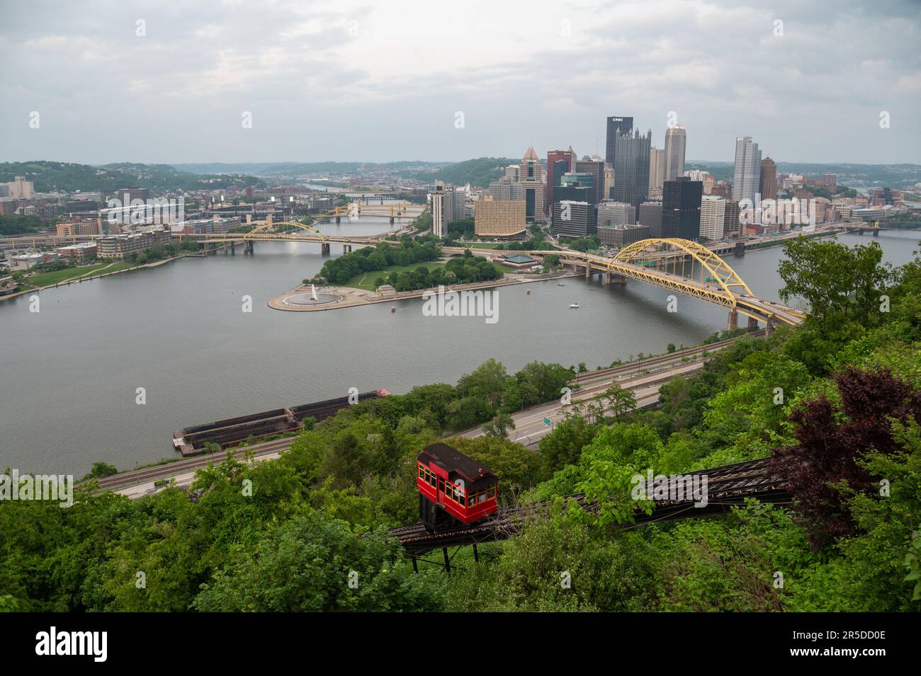 Le fort Pitt Bridge à Pittsburgh, Pennsylvanie Banque D'Images