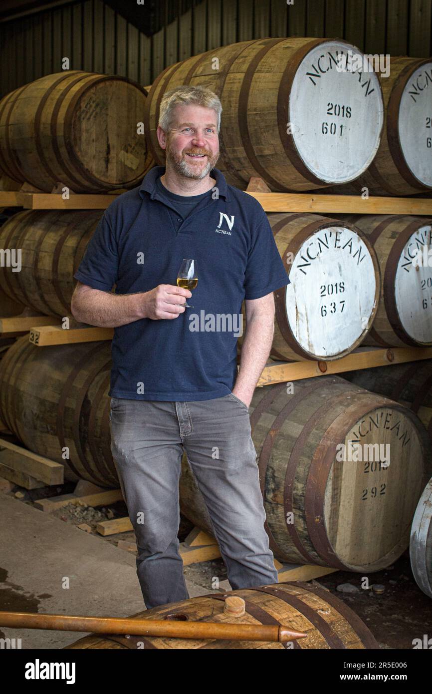 Graham Wood Directeur de la distillerie NC’nean à Drimnin Estate à Movern, Écosse, Royaume-Uni. Banque D'Images