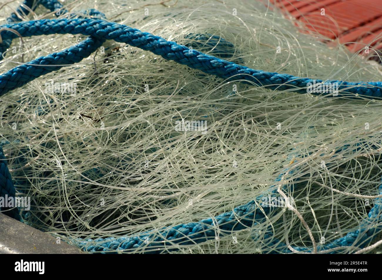 Corde de pêche et filet en nylon. Vue rapprochée remplissant le cadre. Banque D'Images