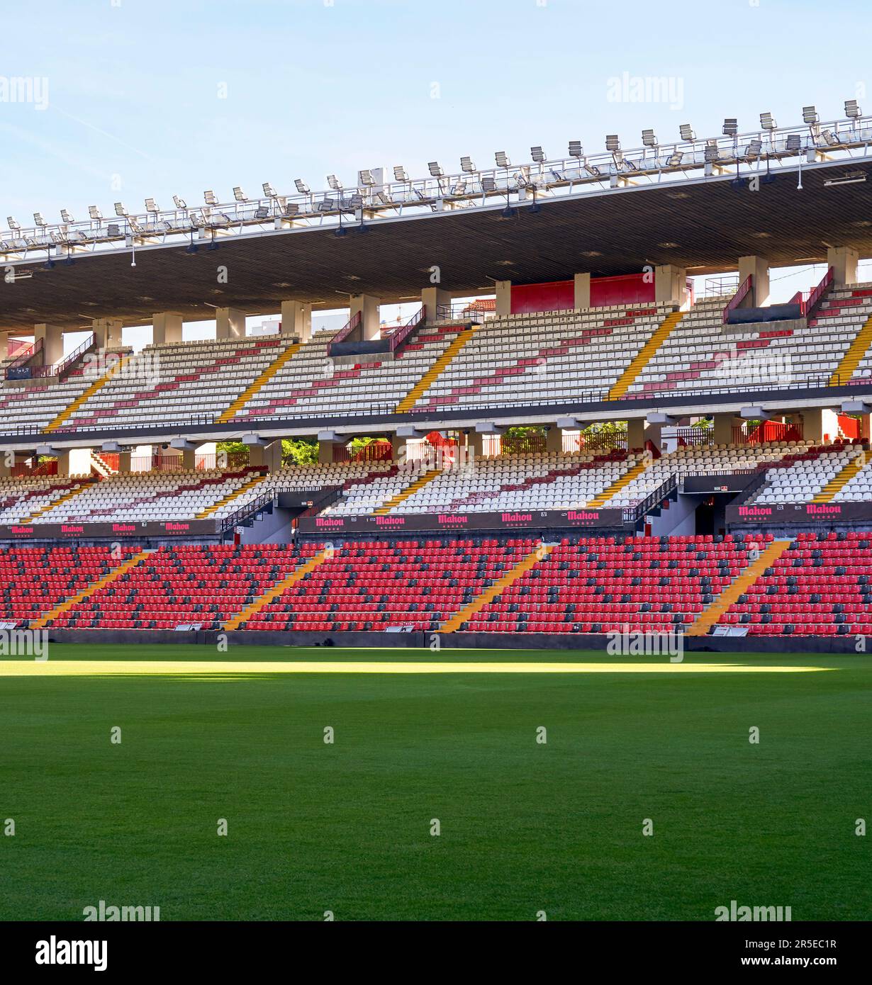 Vue sur le terrain du stade Rayo Vallecano, Madrid Banque D'Images