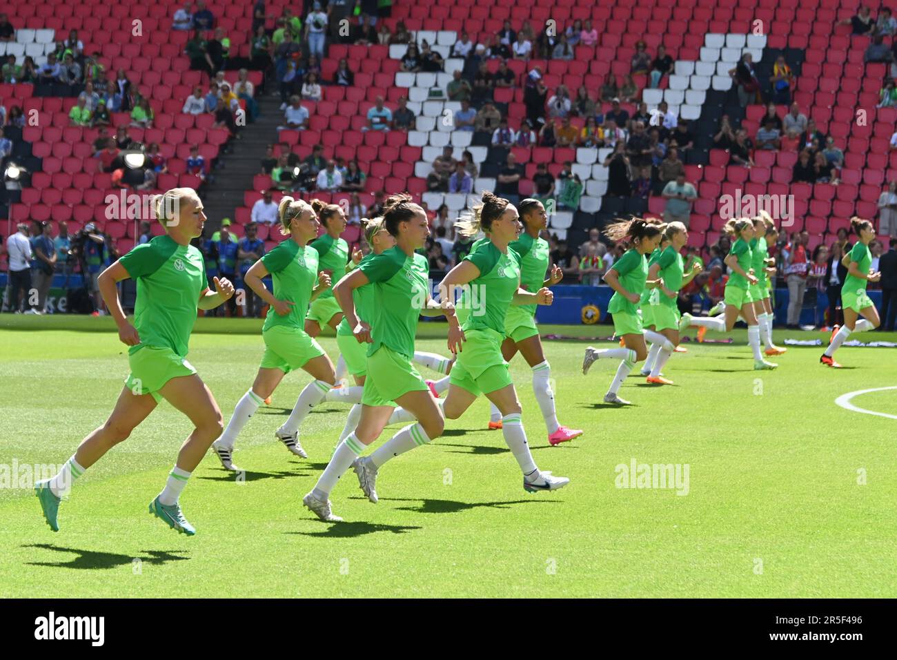 Eindhoven, pays-Bas. 03rd juin 2023. Football, femmes : Ligue des champions, FC Barcelone - VfL Wolfsburg, finale, finale, stade Philips. Les joueurs de Wolfsburg s'échauffent. Credit: Swen Pförtner/dpa/Alay Live News Banque D'Images