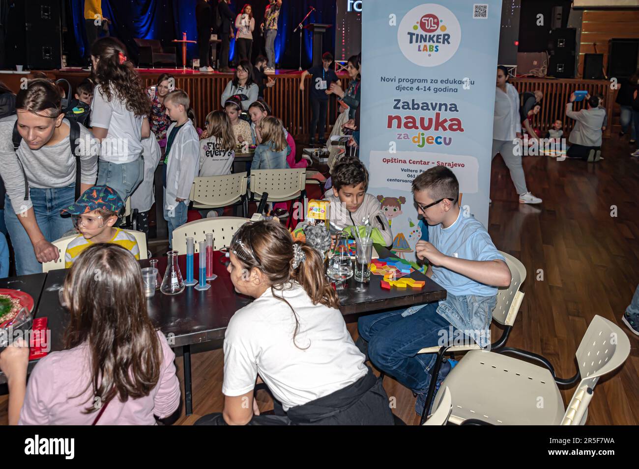 Sarajevo Maker faire aura lieu ce week-end à Skenderija. La foire est une foire internationale de la science, de l'innovation, de la technologie et de la créativité Banque D'Images