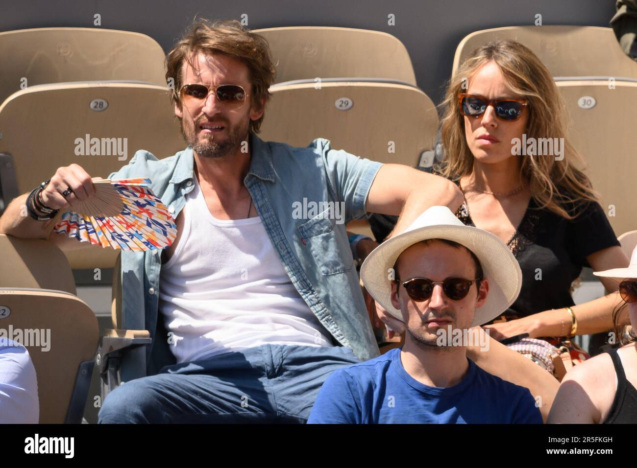 Paris, France. 03rd juin 2023. Philippe Lacheau et Elodie Fontan assistent à l'Open de France 2023 à Roland Garros sur 3 juin 2023 à Paris, France. Photo de Laurent Zabulon/ABACAPRESS.COM crédit: Abaca Press/Alamy Live News Banque D'Images