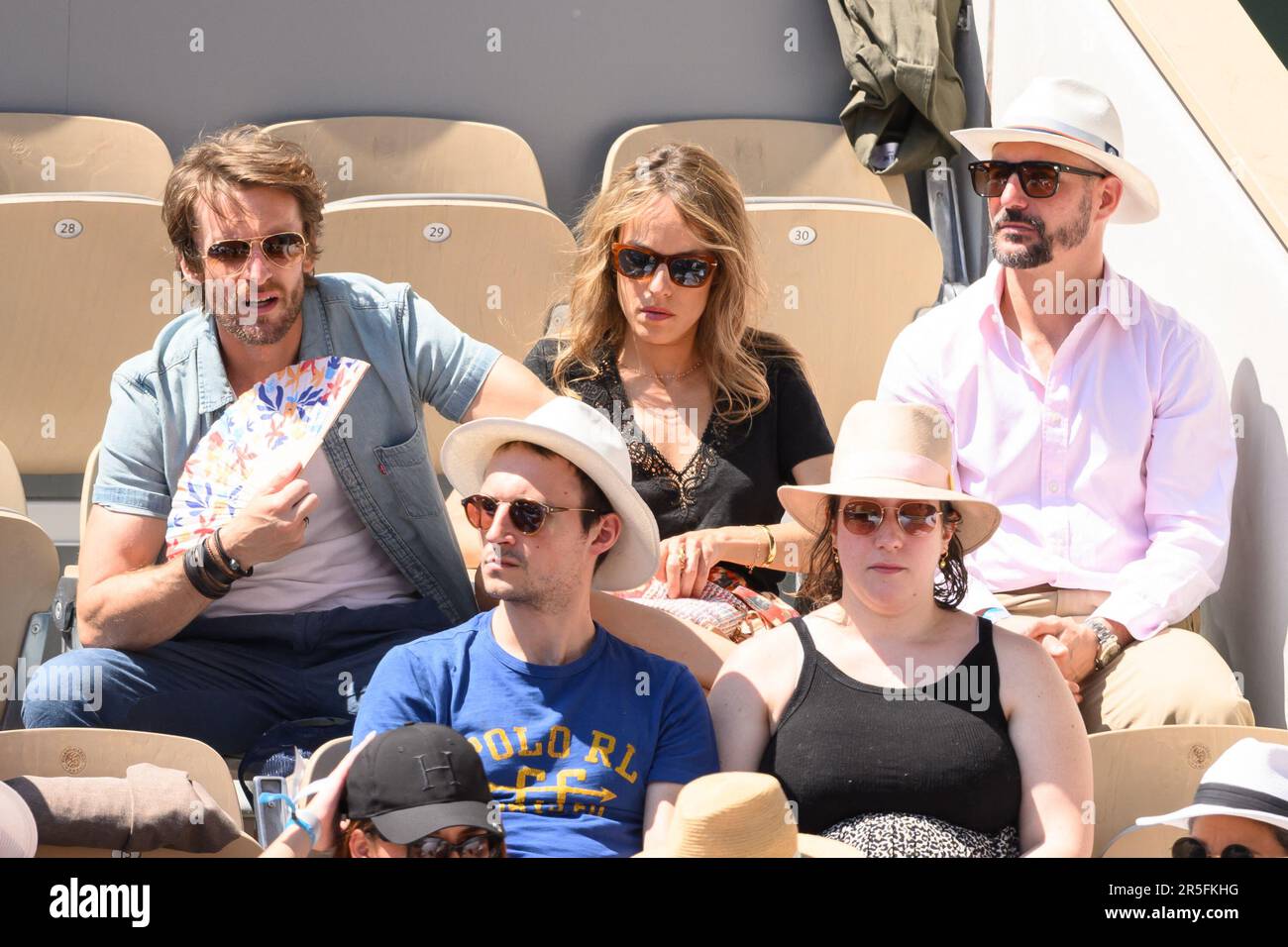 Paris, France. 03rd juin 2023. Philippe Lacheau et Elodie Fontan et Cartman assistent à l'Open de France 2023 à Roland Garros sur 3 juin 2023 à Paris, France. Photo de Laurent Zabulon/ABACAPRESS.COM crédit: Abaca Press/Alamy Live News Banque D'Images