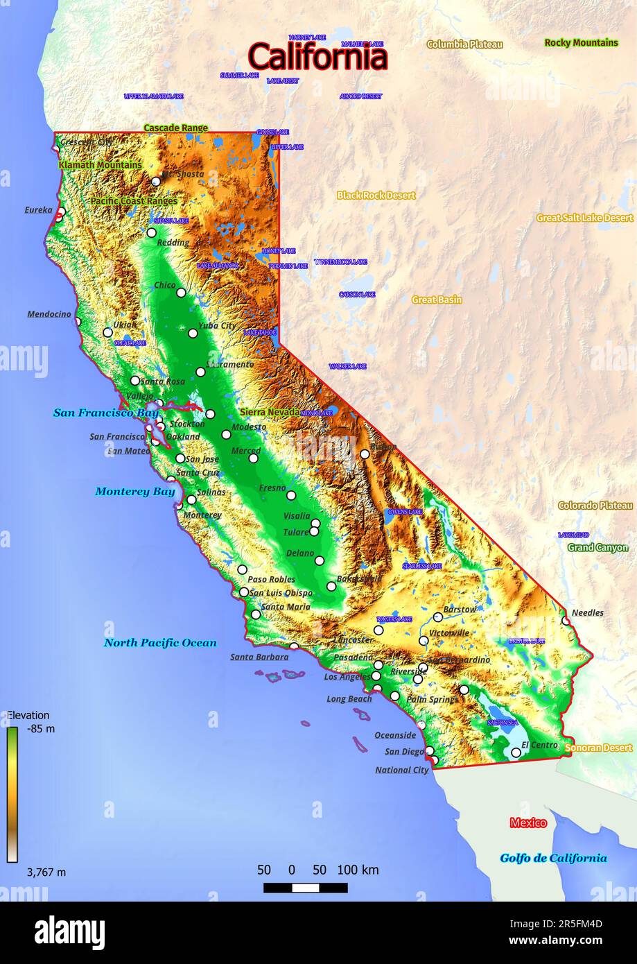 La carte physique de la Californie présente un terrain varié avec des collines ondoyantes, des vallées fluviales fertiles et des forêts denses. Banque D'Images