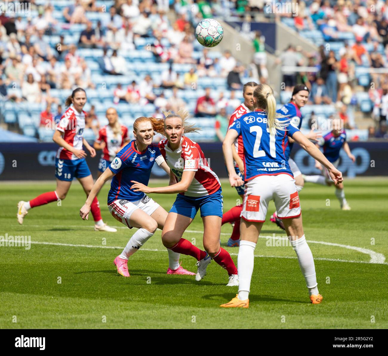 Oslo, Norvège. 03rd juin 2023. Oslo, Norvège, 3 juin 2023: Bataille pour le ballon à la ligue Topsserien entre Lyn et Valerenga au stade Ullevaal à Oslo, Norvège (Ane Frosaker/SPP) Credit: SPP Sport Press photo. /Alamy Live News Banque D'Images