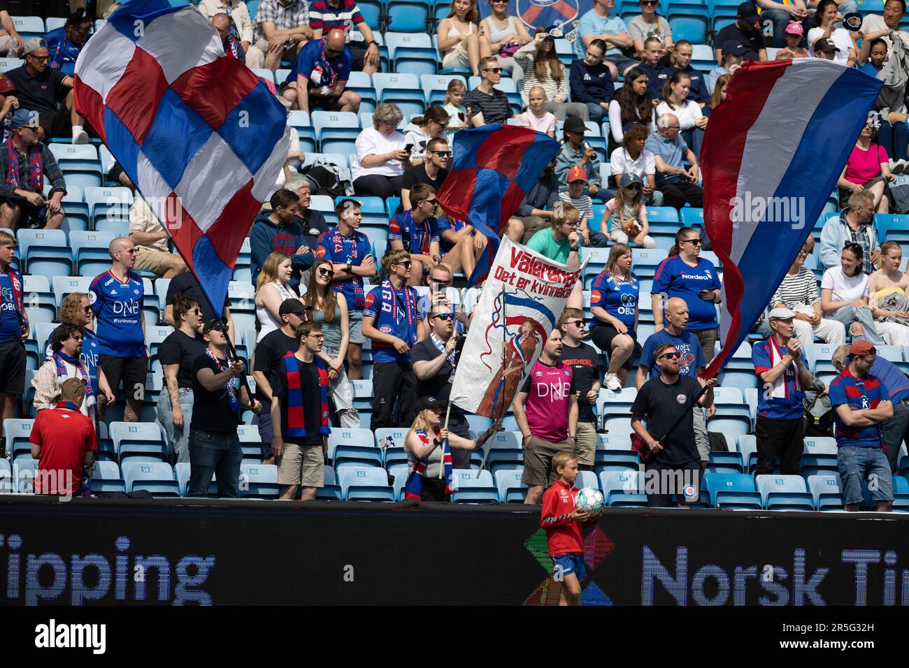 Oslo, Norvège. 03rd juin 2023. Oslo, Norvège, 3 juin 2023: Supporters de Valerenga pendant le match de la ligue Toppserien entre Lyn et Valerenga au stade Ullevaal à Oslo, Norvège (Ane Frosaker/SPP) Credit: SPP Sport Press photo. /Alamy Live News Banque D'Images