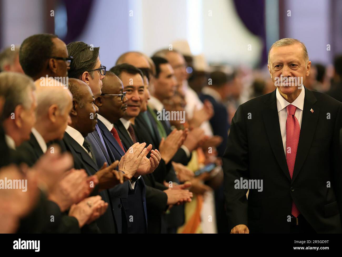 Ankara, Turquie. 03rd juin 2023. Le président turc Recep Tayyip Erdogan (R) assiste à sa cérémonie d’investiture dans le complexe présidentiel d’Ankara, samedi au Turkiye, 03 juin 2023. Le président turc Recep Tayyip Erdogan a prêté serment en tant que chef d’État après avoir remporté un scrutin historique pour prolonger de cinq ans son régime de deux décennies. Photo du Président turc Bureau de presse/ crédit: UPI/Alamy Live News Banque D'Images