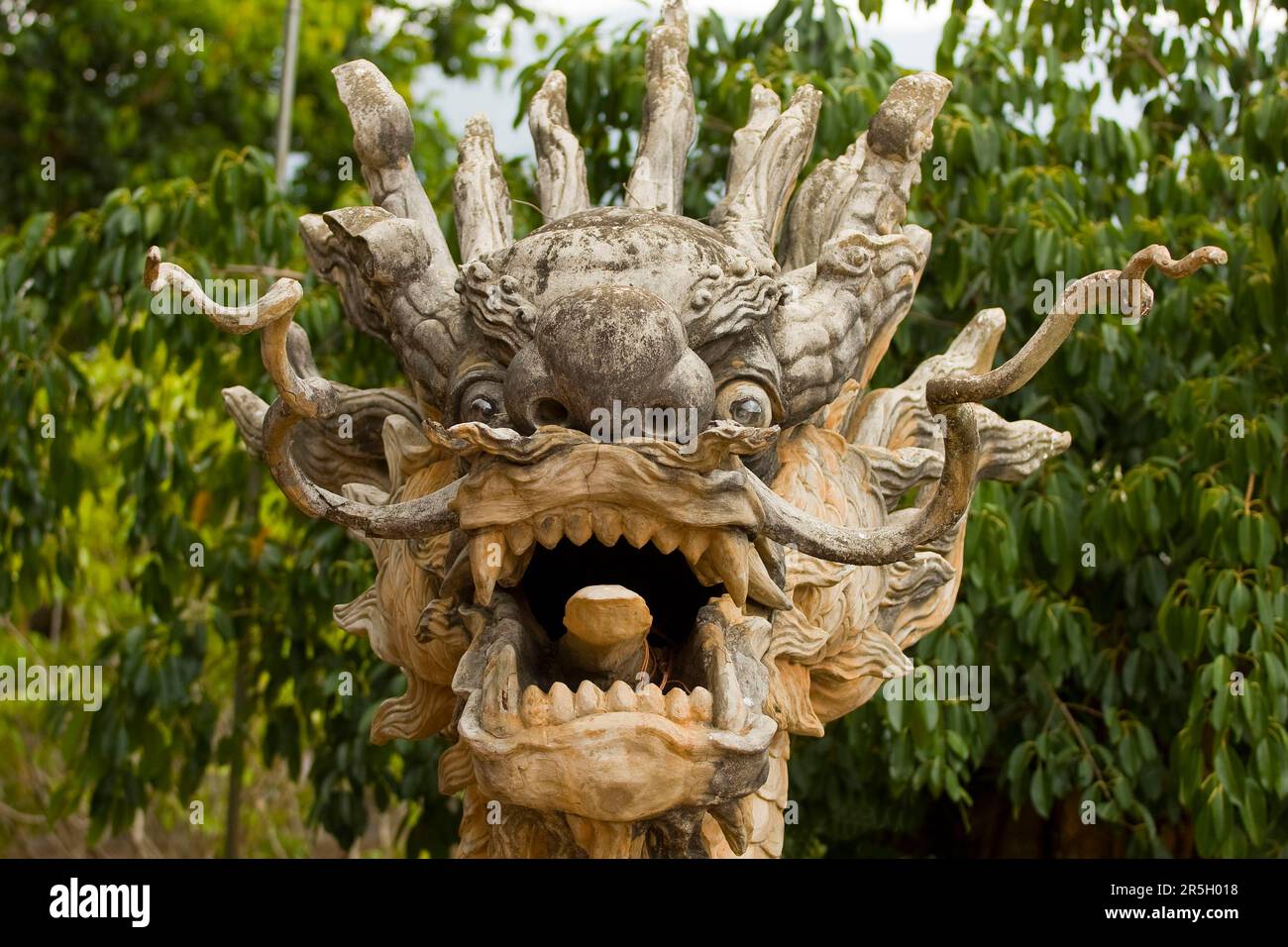 Statue, Pagode Linh Anh Thu, Dalat, Vietnam Banque D'Images