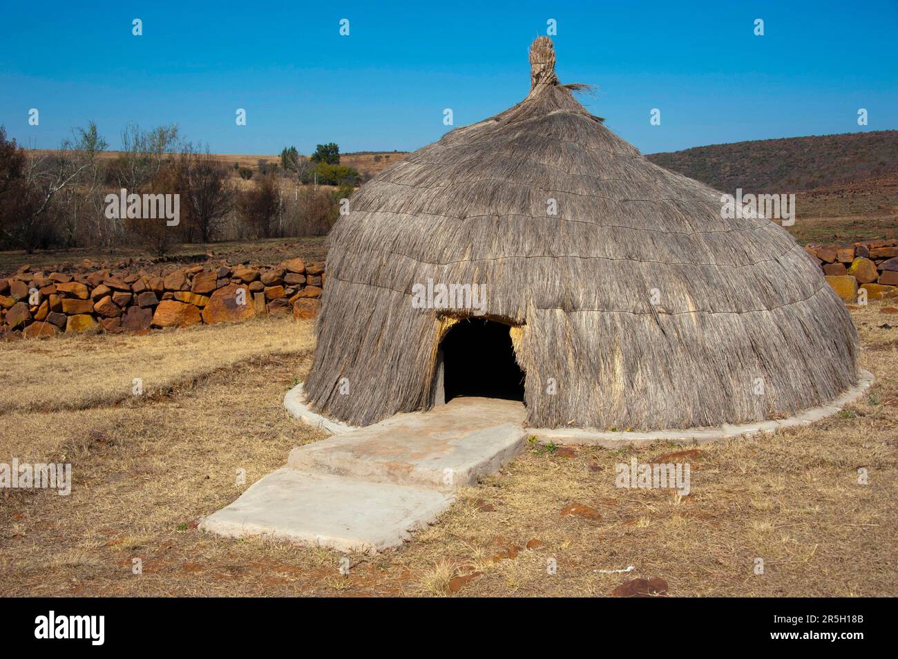 Hutte ronde, village musée de Ndebele, Botshabelo, Middelburg, Mpumalanga, Afrique du Sud Banque D'Images