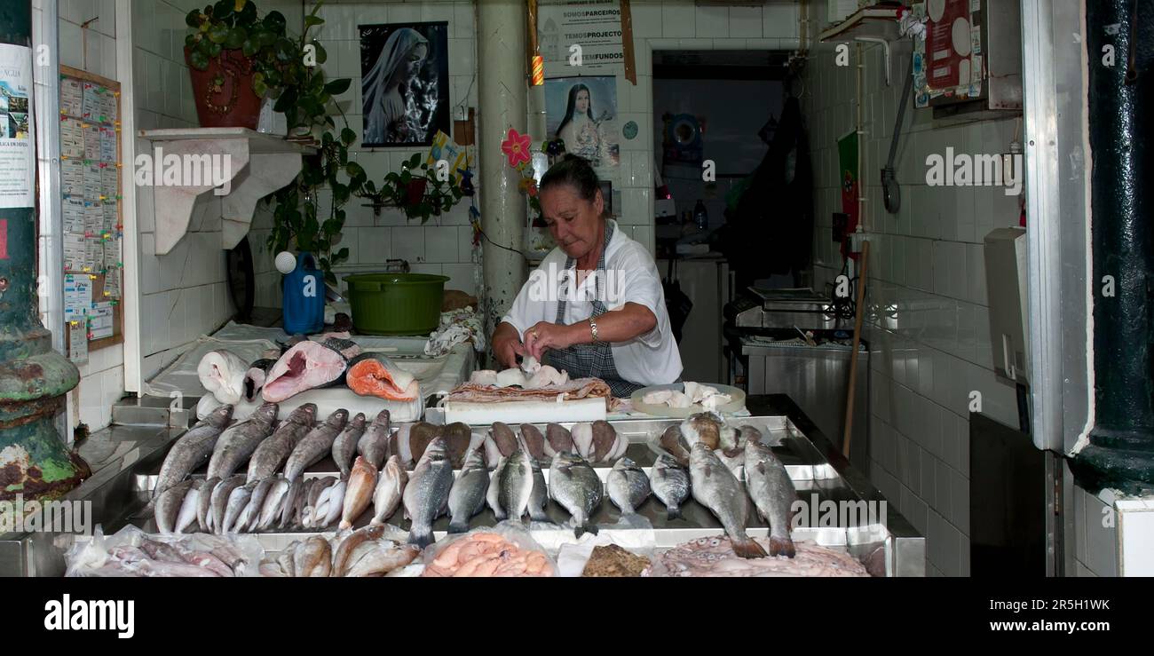 Mercado do Bolhao, Fish stall, Porto, Portugal, marché Banque D'Images