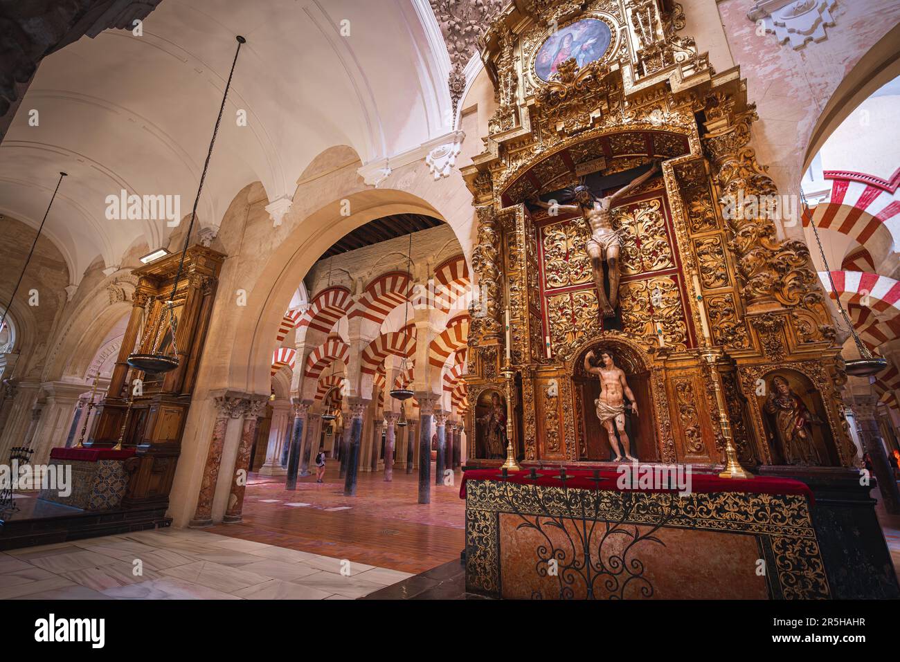 Autel du Saint-Christ et Saint-Sébastien à la Mosquée-Cathédrale de Cordoue intérieur - Cordoue, Andalousie, Espagne Banque D'Images