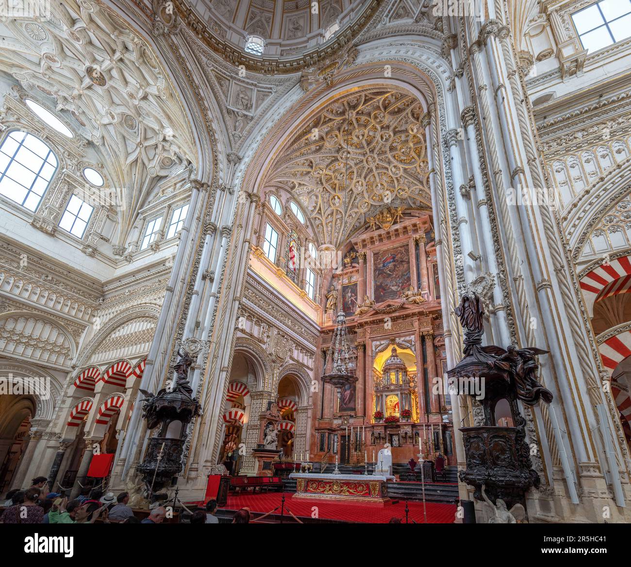 Haut autel de la Mosquée-Cathédrale de Cordoue - Cordoue, Andalousie, Espagne Banque D'Images