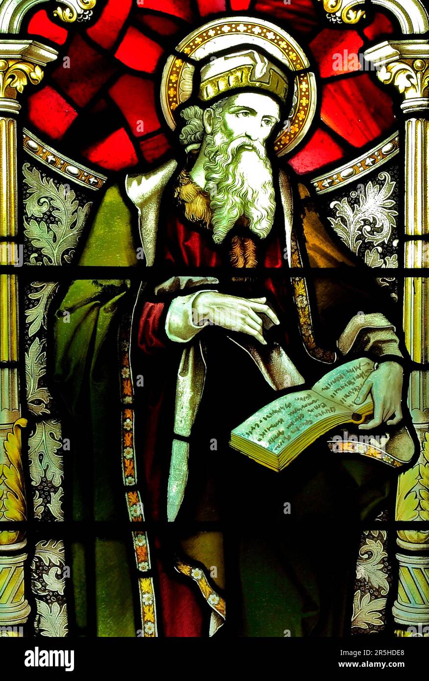 Prophète Isaïe, vitrail, par Heaton Butler & Bayne, c. 1890, West Newton, Norfolk, Angleterre, ROYAUME-UNI Banque D'Images