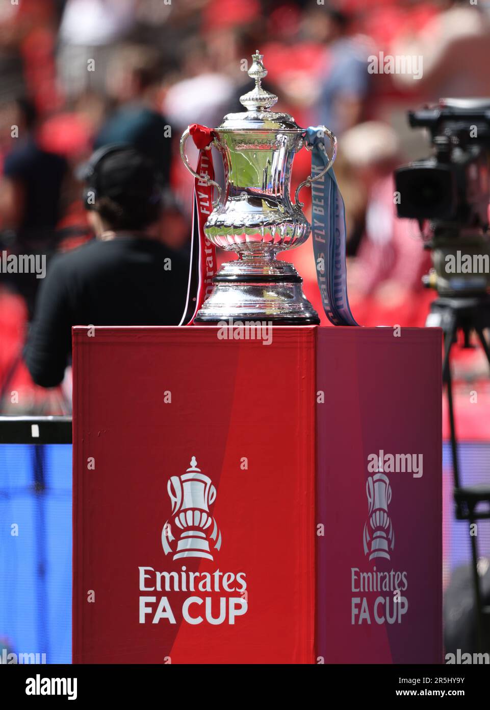 Londres, Royaume-Uni. 03rd juin 2023. La FA Cup sur un plinthe lors du match final de la Emirates FA Cup Manchester City / Manchester United au stade Wembley, Londres, Royaume-Uni, le 3rd juin 2023. Crédit : Paul Marriott/Alay Live News Banque D'Images