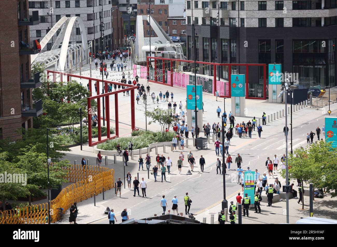 Londres, Royaume-Uni. 03rd juin 2023. Les fans se rendent au match final de la coupe Emirates FA Manchester City contre Manchester United au stade Wembley, Londres, Royaume-Uni, le 3rd juin 2023. Crédit : Paul Marriott/Alay Live News Banque D'Images