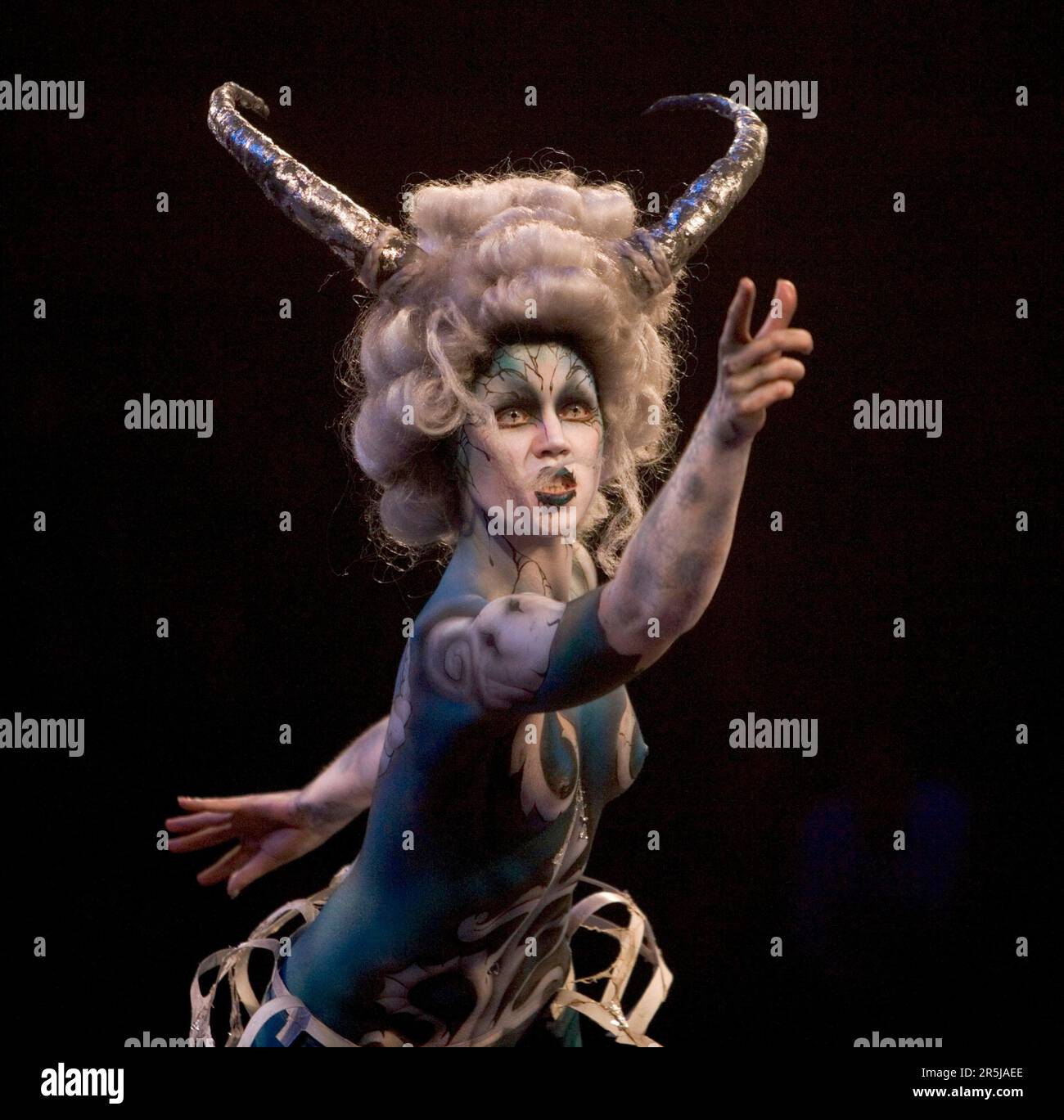 La création de Yolanda Bartram, la Nemesis du fantôme inspiré par le RAM, modélisée par Hannah Tasker-Pologne lors des New Zealand Body Art Awards Banque D'Images