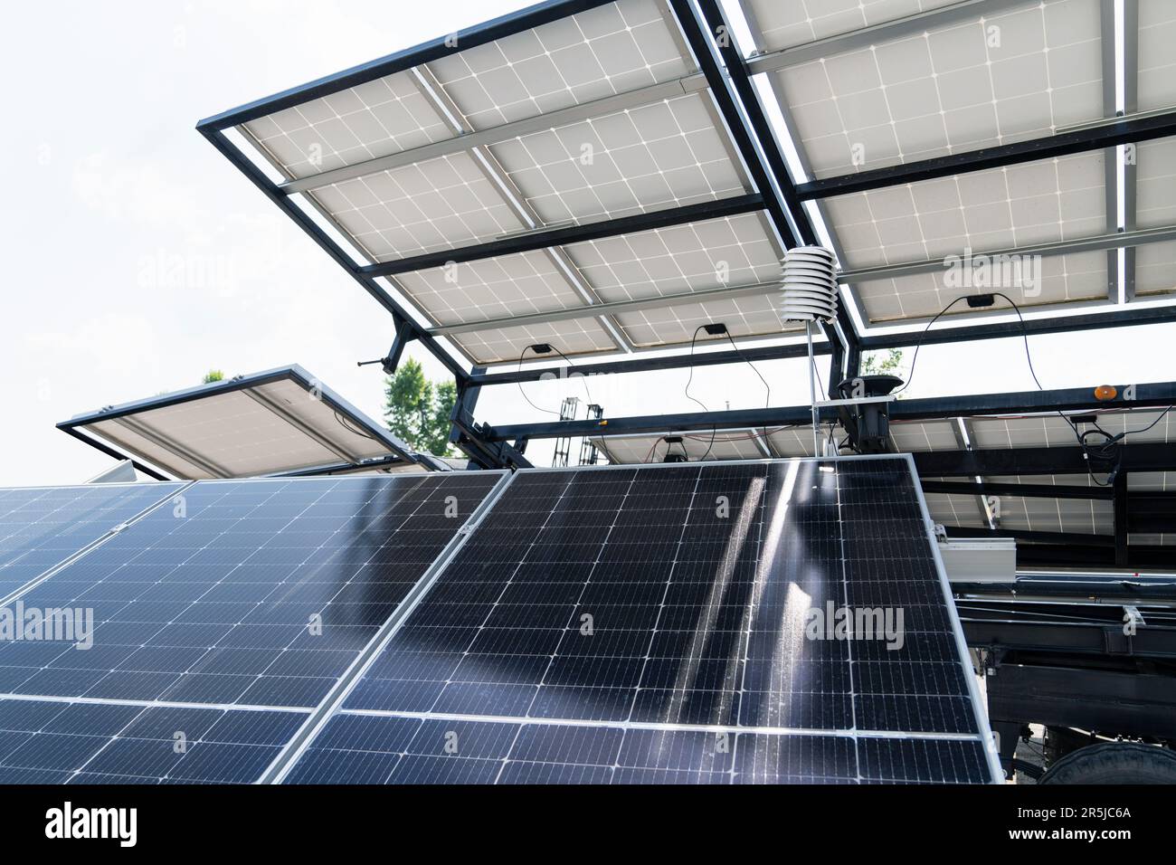 Centrale solaire mobile. Énergies renouvelables et développement durable Banque D'Images