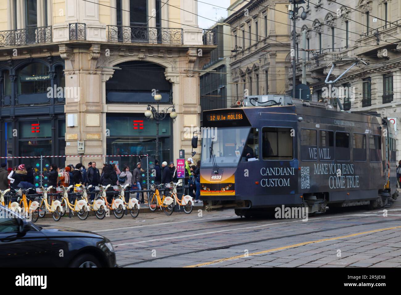 Tramway public train comme l'un des transports publics de l'Italie pour les gens de se déplacer avec un tarif moins cher Banque D'Images