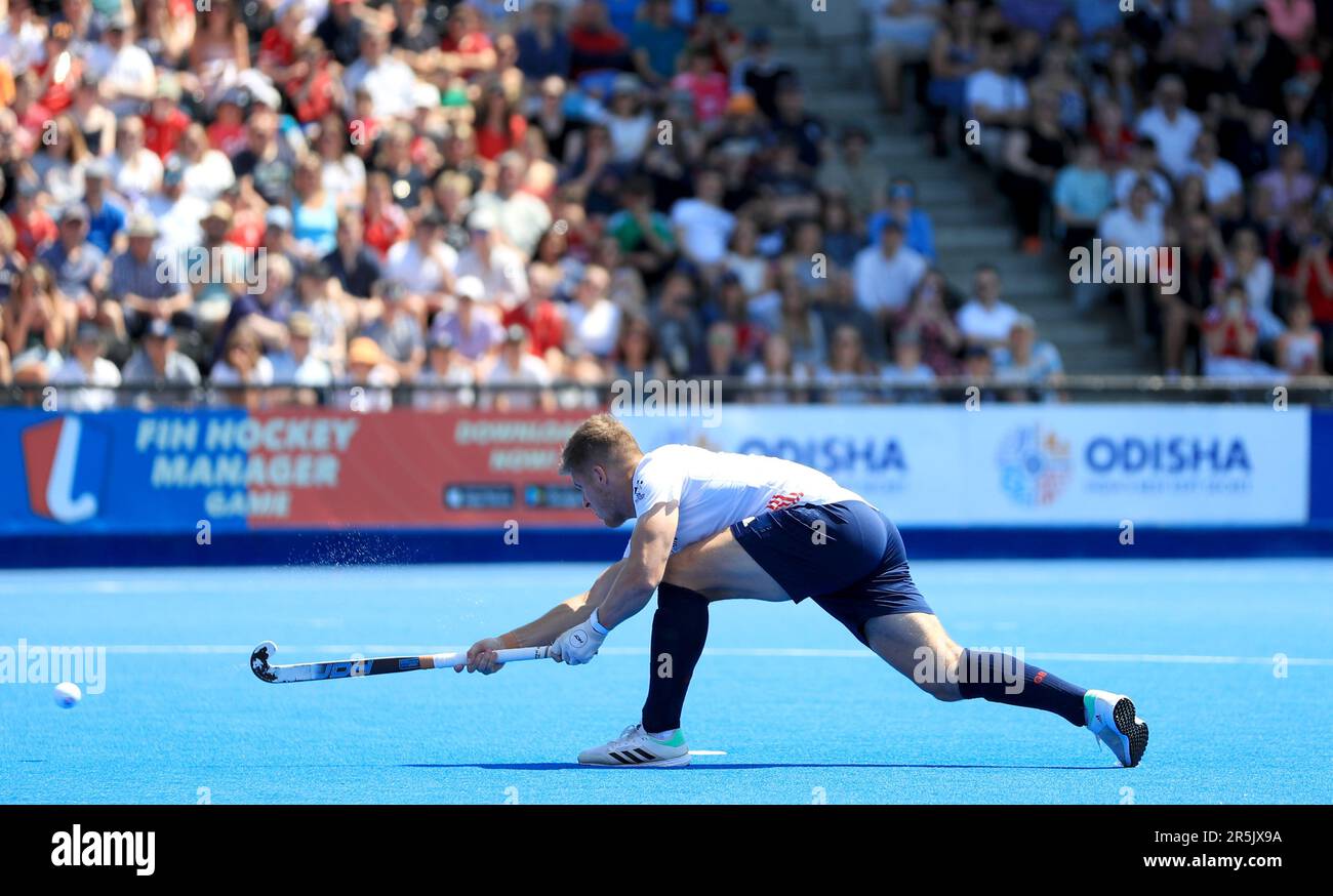 Nicholas Bandurak, en Grande-Bretagne, marque le premier but du match de la FIH Hockey Pro League à Lee Valley, Londres. Date de la photo: Dimanche 4 juin 2023. Banque D'Images