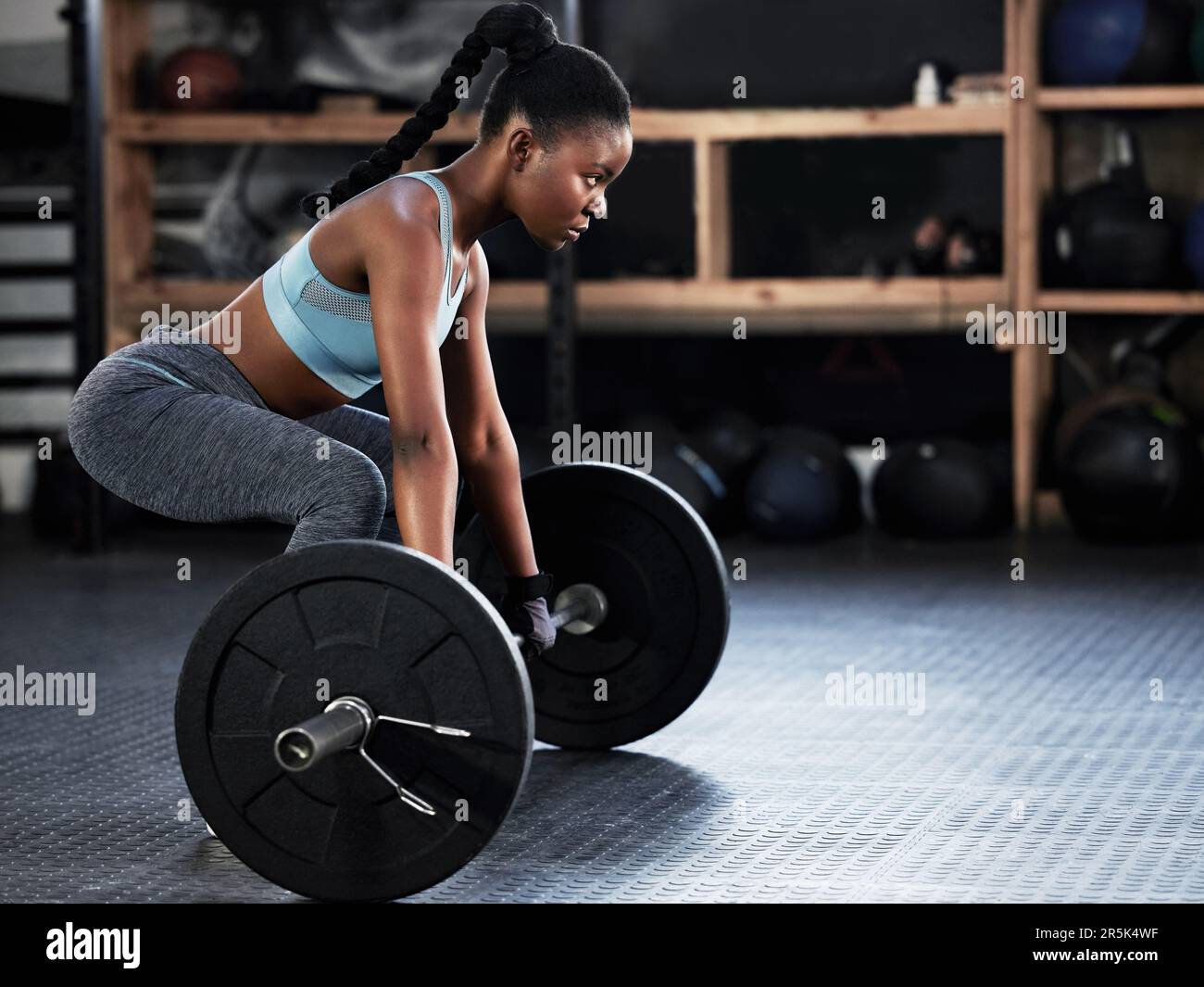 Superlift, barbell ou forte fille entraînement, exercice ou