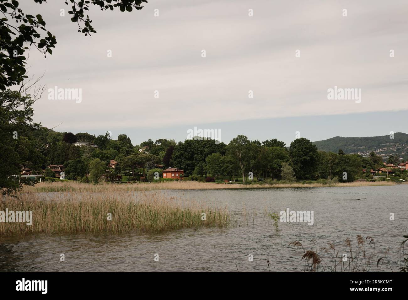 Vue d'un aperçu du lac majeur Italie Banque D'Images