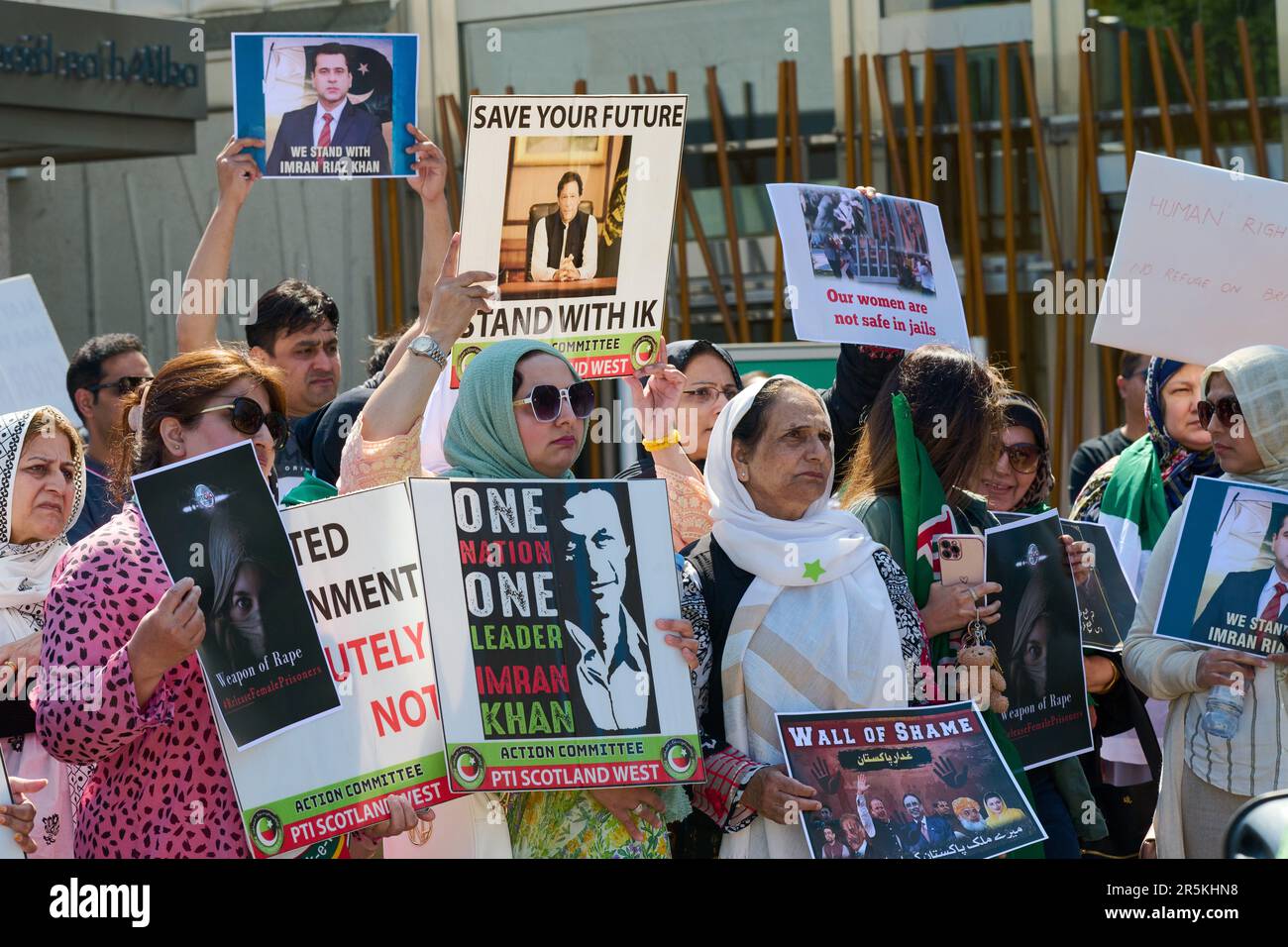 Edinburgh, Écosse, Royaume-Uni, 04 juin 2023. Une manifestation a lieu en dehors du Parlement écossais contre des violations présumées des droits de l'homme au Pakistan. credit sst/alamy nouvelles en direct Banque D'Images