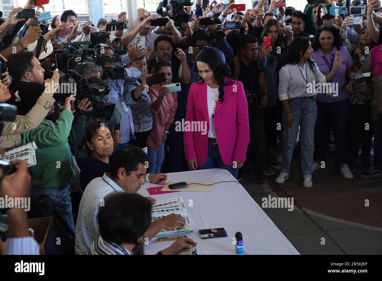 Alejandra del Moral, who is running for governor of Mexico state with