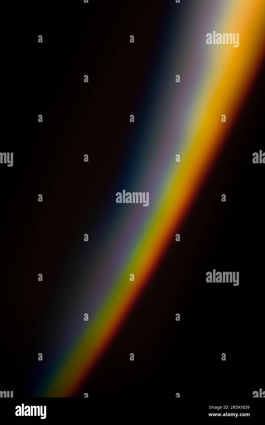 Fuite de lumière analogique produite avec des cristaux de verre et des lumières LED, le fond est noir pur. Idéal pour les revêtements. Banque D'Images