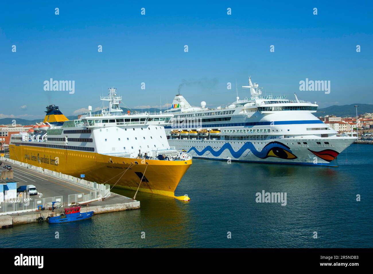 Ferry, Ferries Corse et Ferries Sardaigne, bateau de croisière, Aida Vita, Livourne, Italie Banque D'Images