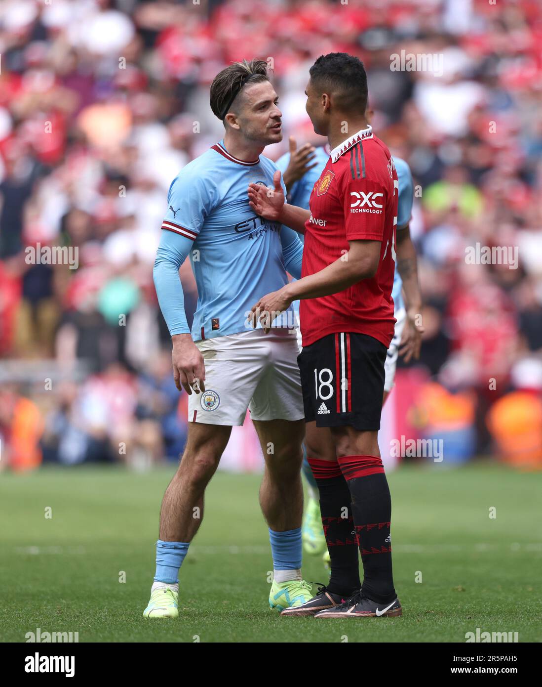 Londres, Royaume-Uni. 03rd juin 2023. Jack Grealish (MC) Casemiro (MU) à la finale de la coupe Emirates FA Manchester City / Manchester United au stade Wembley, Londres, Royaume-Uni, le 3rd juin 2023. Crédit : Paul Marriott/Alay Live News Banque D'Images