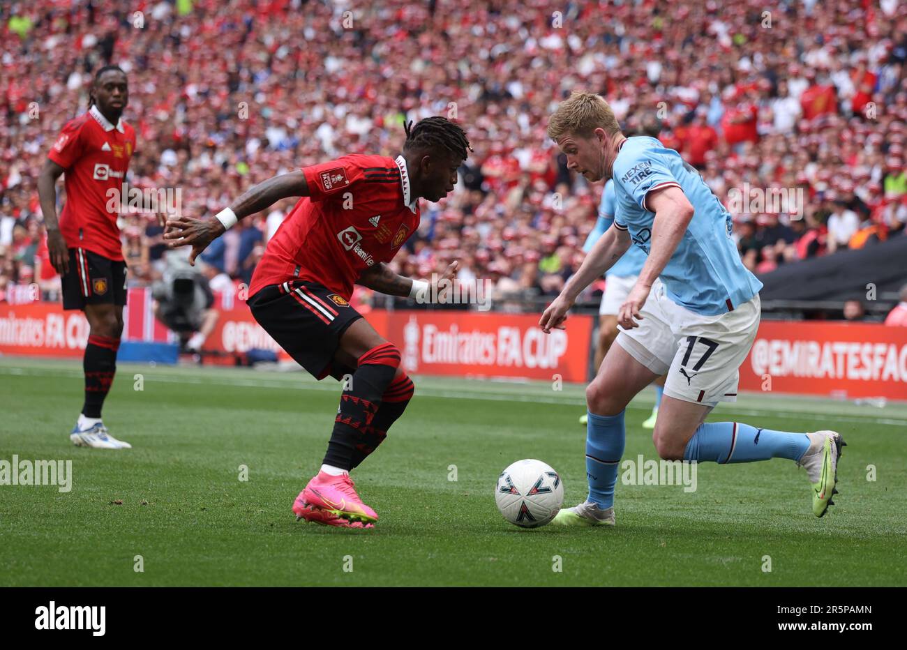 Londres, Royaume-Uni. 03rd juin 2023. Fred (MU) Kevin de Bruyne (MC) au match final de la coupe Emirates FA Manchester City contre Manchester United au stade Wembley, Londres, Royaume-Uni, le 3rd juin 2023. Crédit : Paul Marriott/Alay Live News Banque D'Images