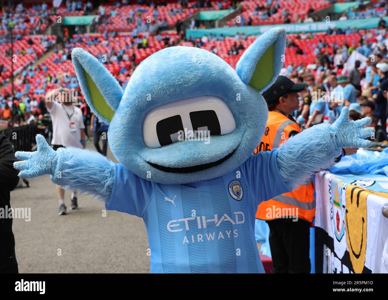 Moonbeam Mascot lors de la finale de la coupe Emirates FA entre Manchester City et Manchester United au stade Wembley, Londres, le 03rd juin 2023 Banque D'Images