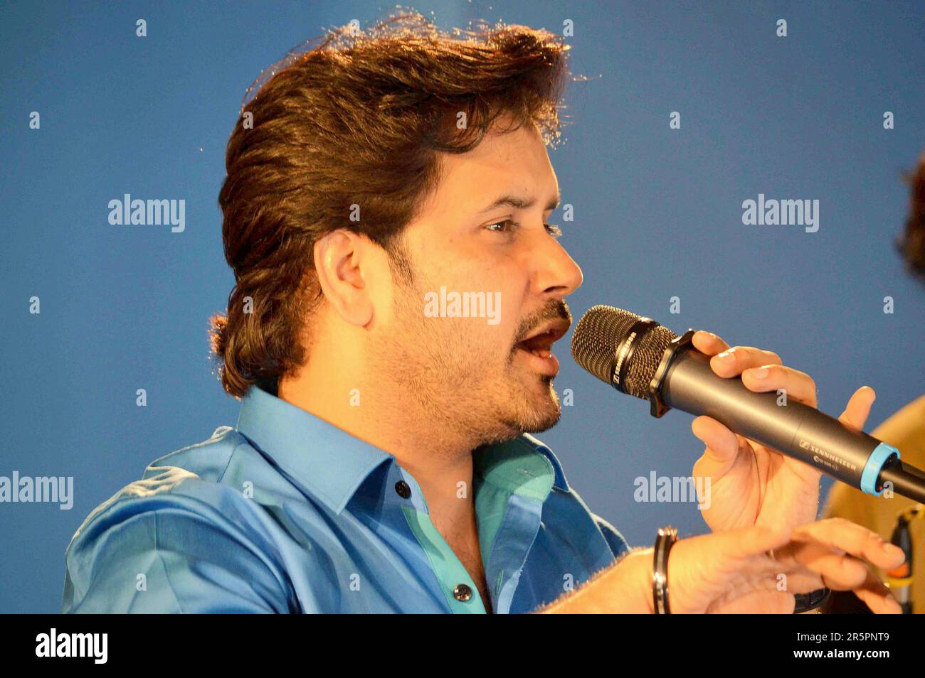 Javed Ali, chanteur indien, lancement de l'album Rangreziya, Mumbai, Inde, 25 mai 2017 Banque D'Images