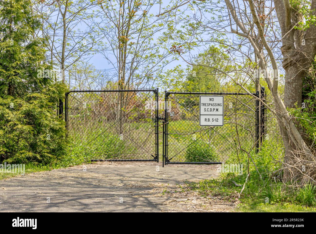 Propriété clôturée pour le département de travaux publics du comté de Suffolk Banque D'Images