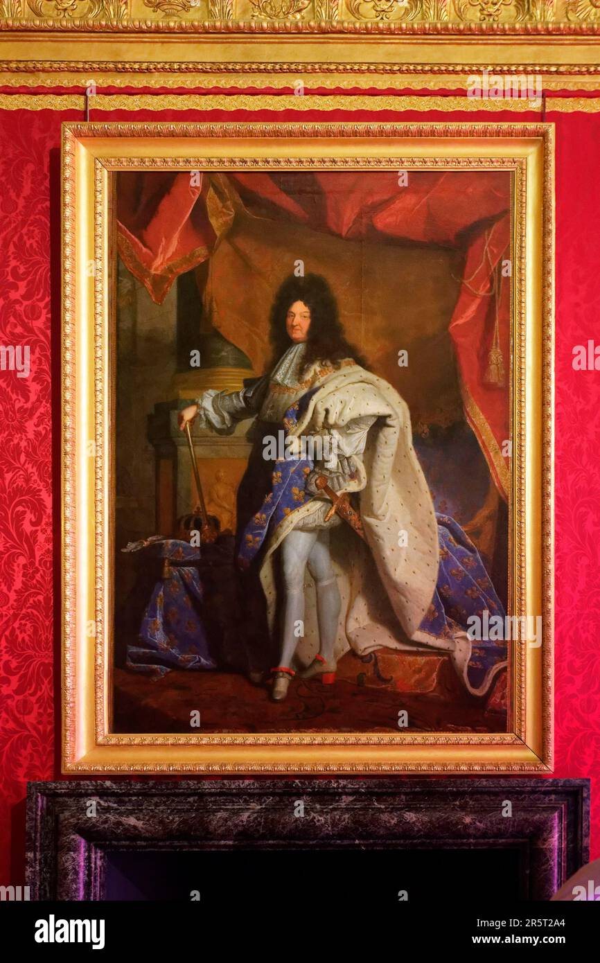 France, Yvelines, Versailles, château de Versailles classé au patrimoine mondial de l'UNESCO, les Grands Appartements, salle Apollon, Portrait de Louis 14 par l'atelier de Hyacinthe Rigaud Banque D'Images