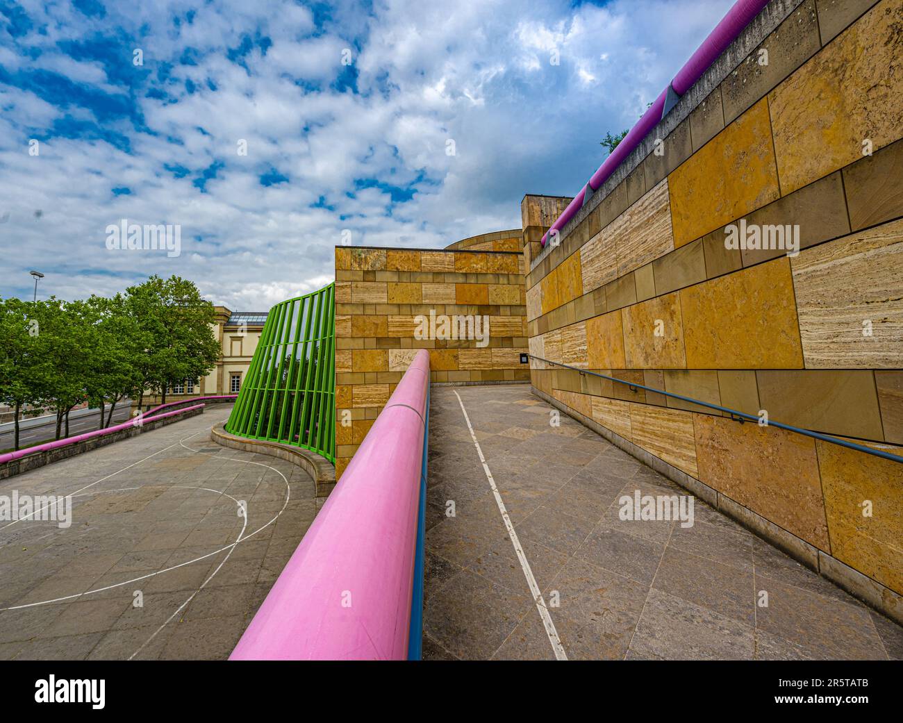 Nouvelle galerie d'État conçu par James Stirling, Stuttgart, Bade-Wurtemberg, Allemagne, Europe Banque D'Images